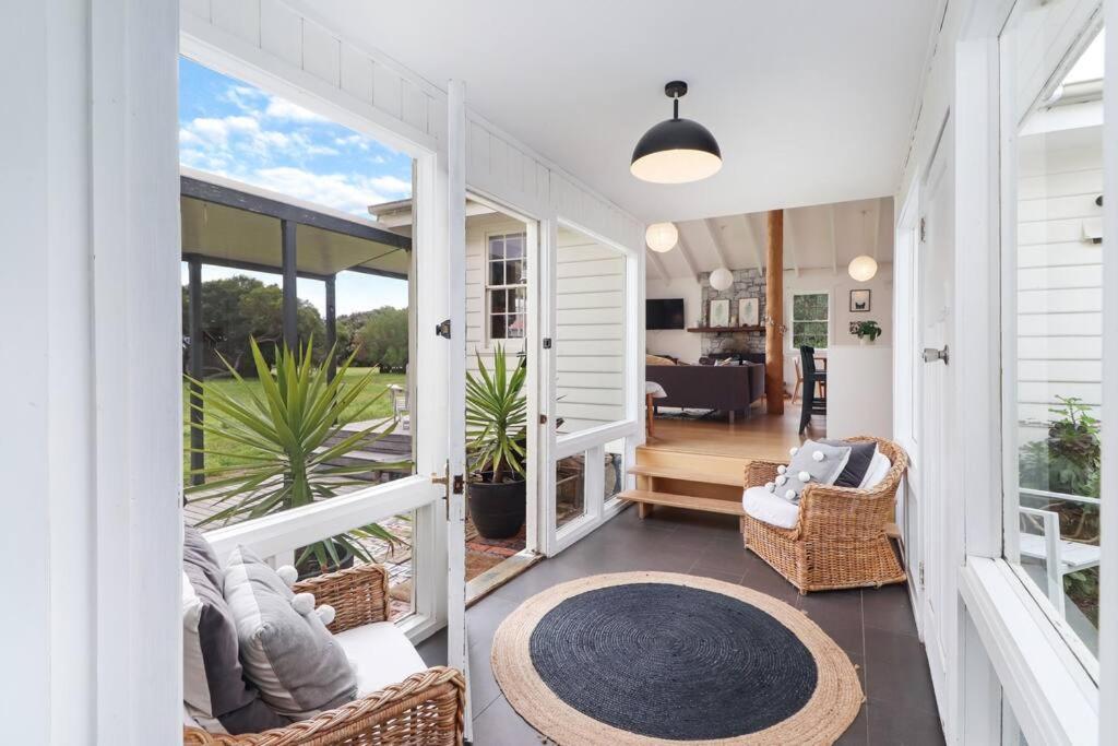 Holiday home White Shell - Woodfire & Beachfront *