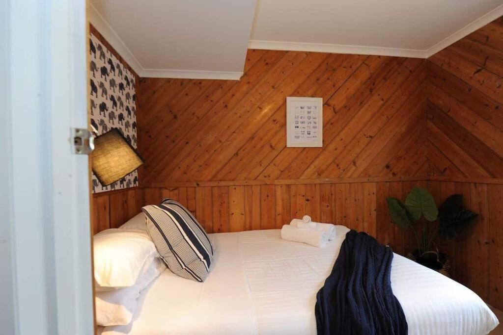 White Shell - Woodfire & Beachfront *