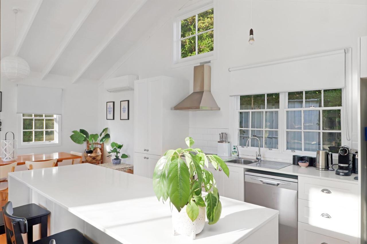 White Shell - Woodfire & Beachfront Holiday home *